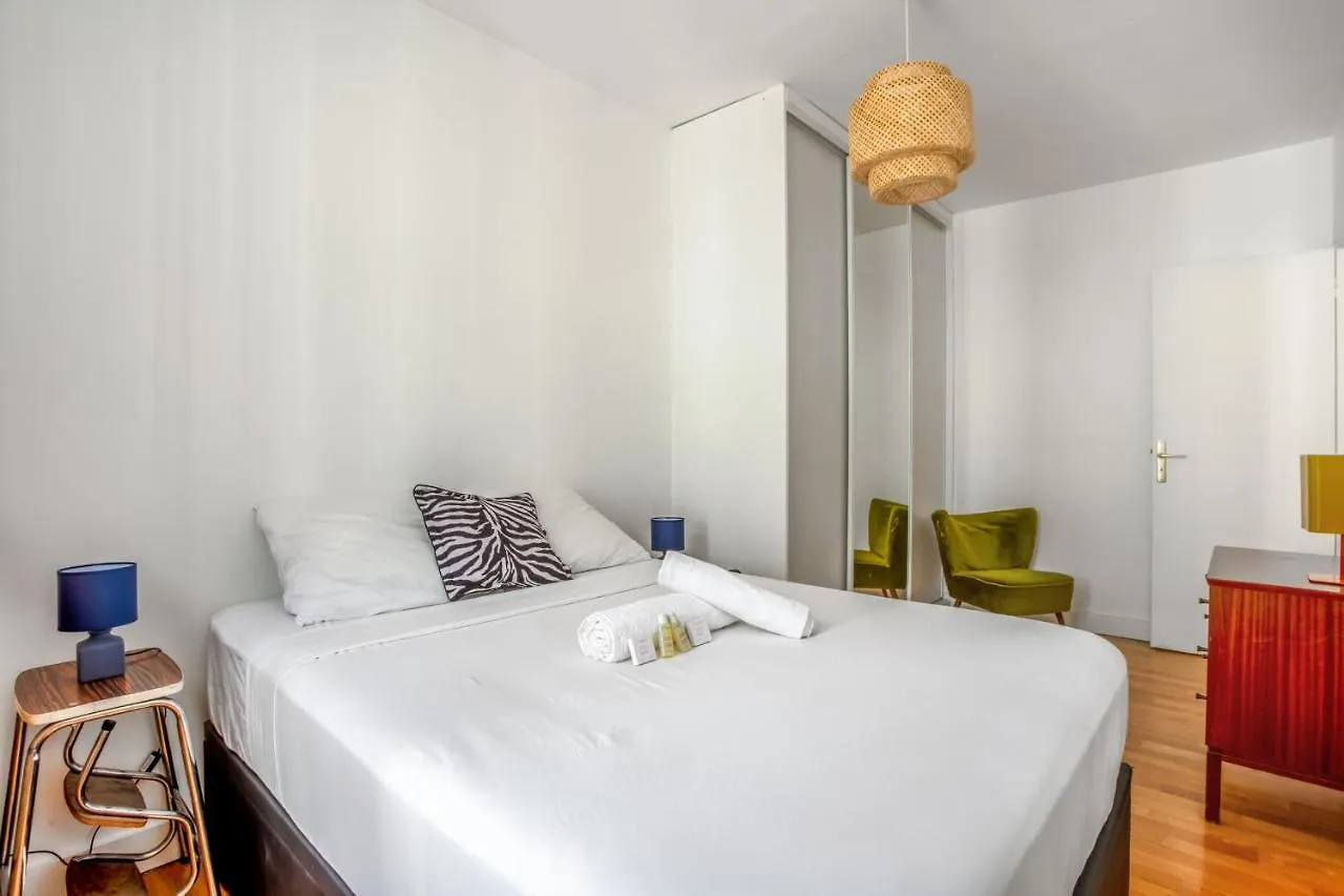 Charming Parisian Flat In The 11Th Arrondissement - Welkeys Apartment  Paris